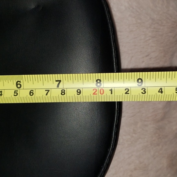 NEW- Small Faux Leather Cluth/ Purse - Picture 8 of 8